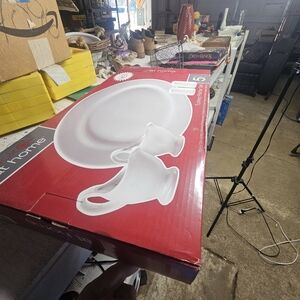 White Dinnerware Set